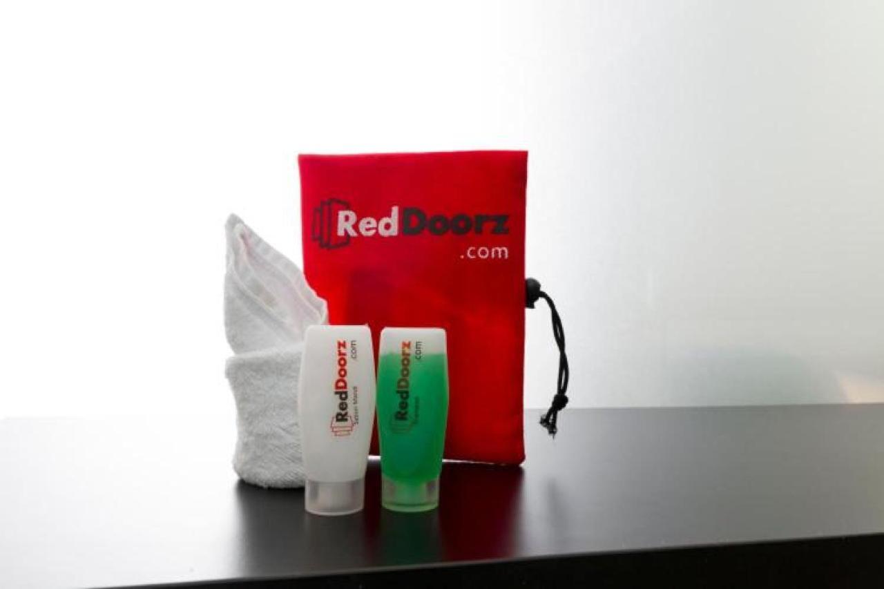 Reddoorz Plus @ Hertasning Area Makassar Extérieur photo