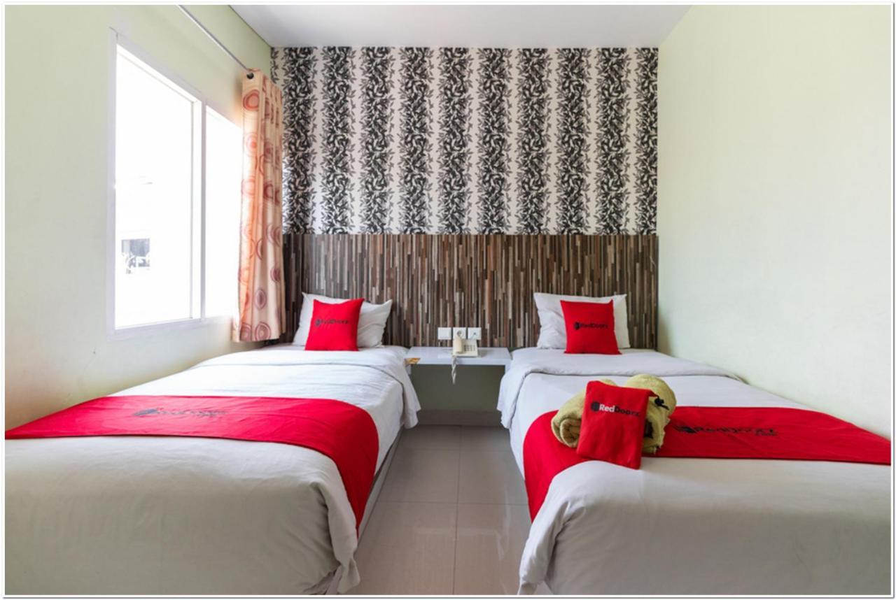 Reddoorz Plus @ Hertasning Area Makassar Extérieur photo