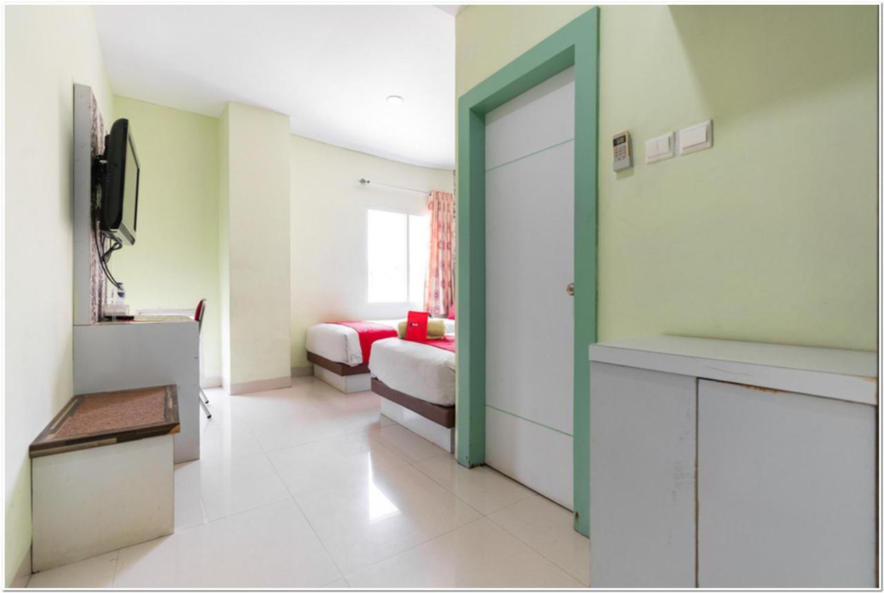 Reddoorz Plus @ Hertasning Area Makassar Extérieur photo