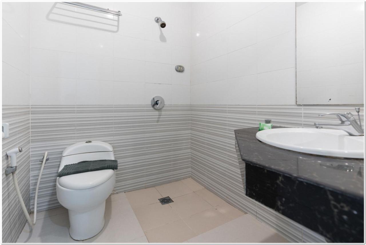 Reddoorz Plus @ Hertasning Area Makassar Extérieur photo